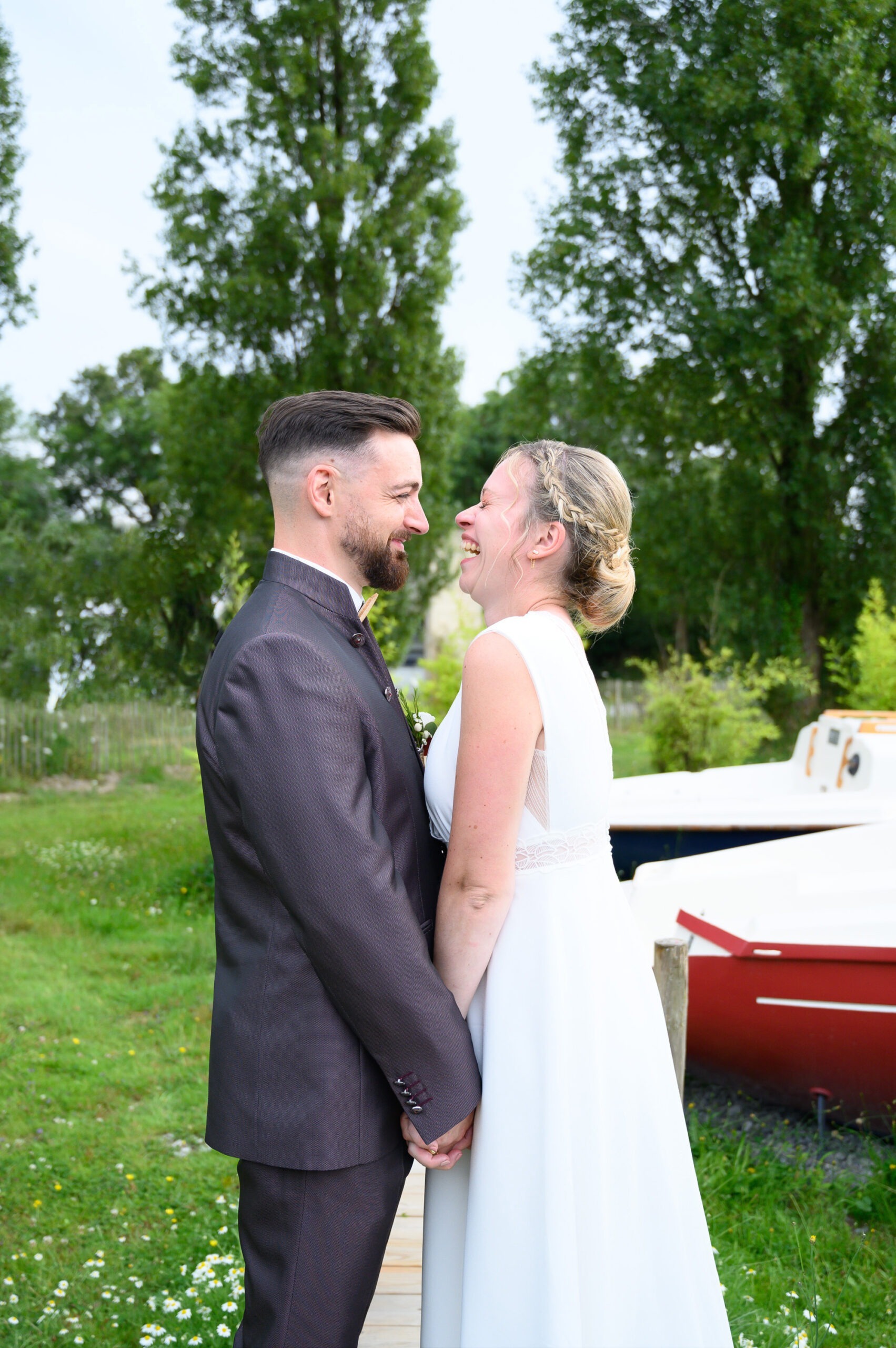 SEANCE-COUPLE-MARIÉS-FOU-RIRE-PHOTOGRAPHE DE MARIAGE À NANTES